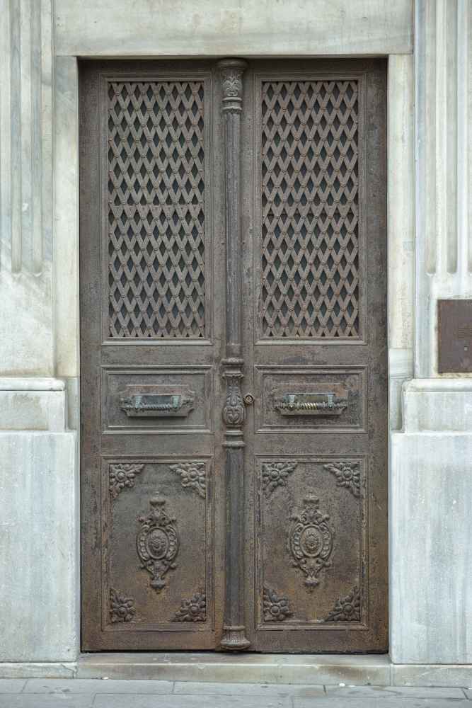 Pintu baja